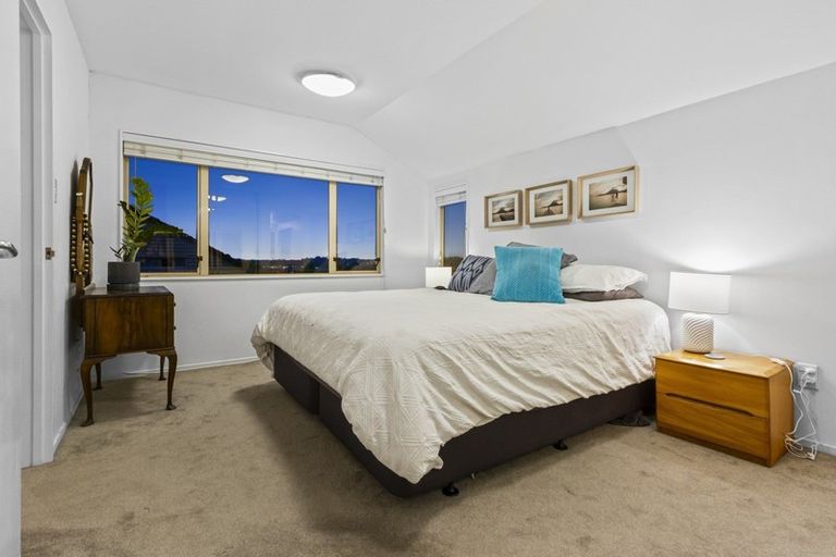 Photo of property in 2/30 Manu Place, Pinehill, Auckland, 0632