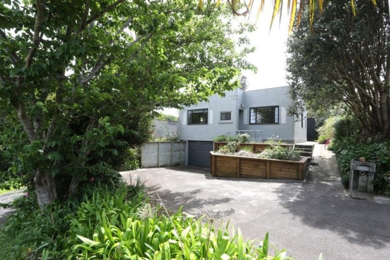 Photo of property in 20 Parris Street, Moturoa, New Plymouth, 4310