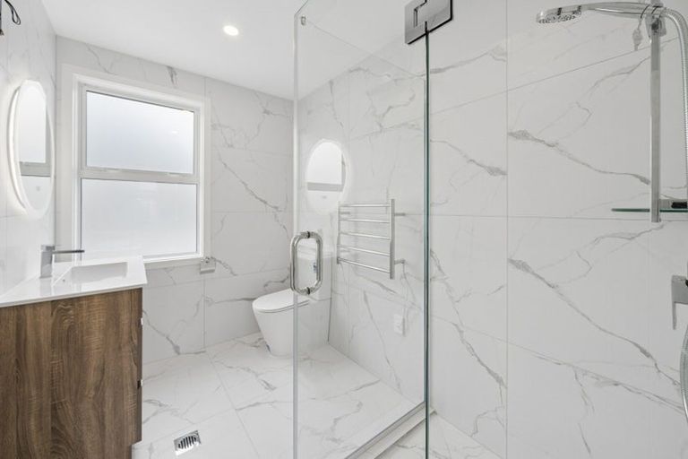 Photo of property in 1/5 Tawa Terrace, Tawa, Wellington, 5028