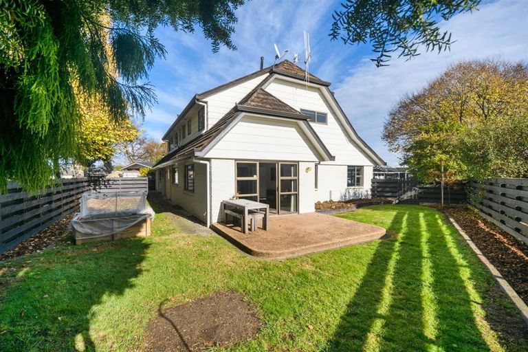 Photo of property in 2 Carbine Court, Awapuni, Palmerston North, 4412