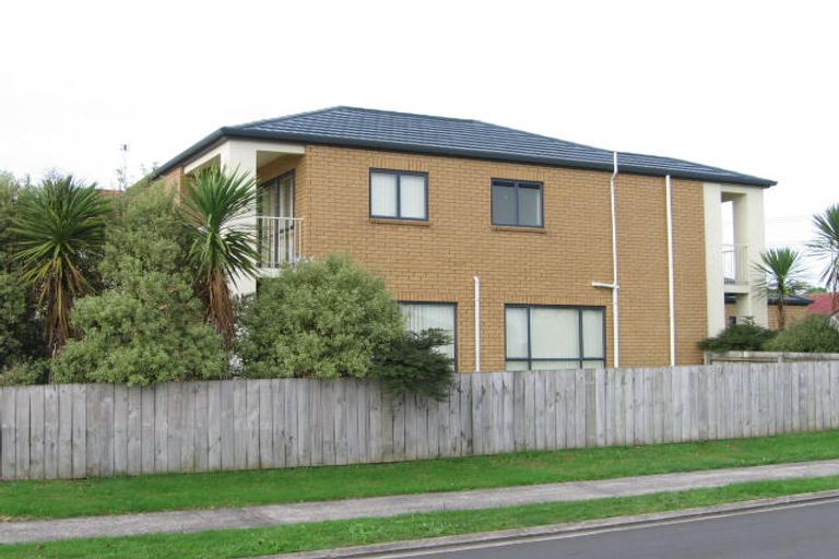 Photo of property in 1 Hercules Drive, Henderson, Auckland, 0612