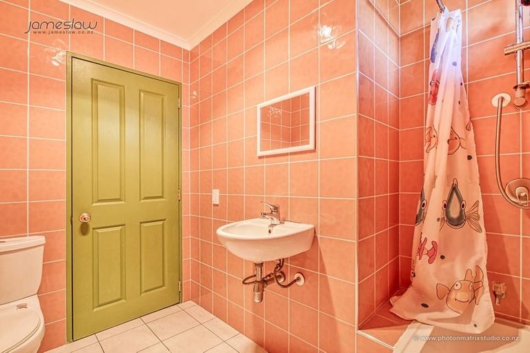 Photo of property in 9a Waterfront Road, Mangere Bridge, Auckland, 2022