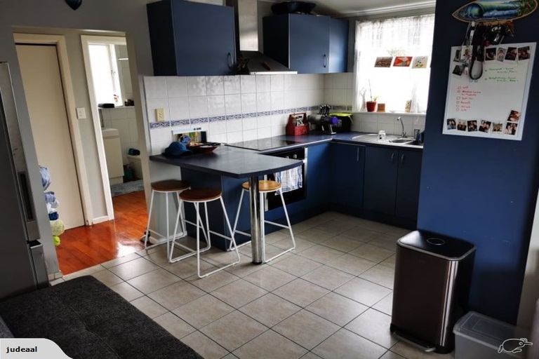 Photo of property in 6 Maybelle Place, Kelston, Auckland, 0602