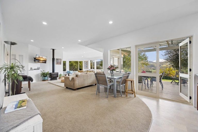 Photo of property in 271 Clevedon Kawakawa Road, Clevedon, Papakura, 2585