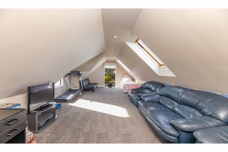 Photo of property in 16 Broadhaven Avenue, Parklands, Christchurch, 8083