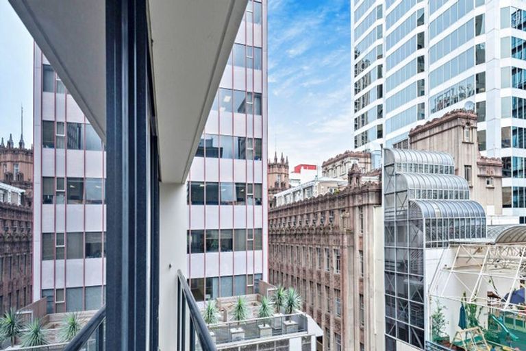 Photo of property in 6 Lancelot Road, Orewa, 0931