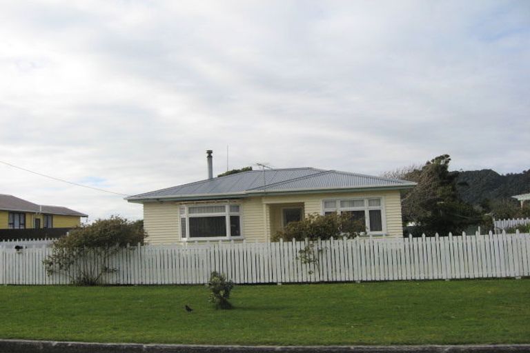 Photo of property in 11 Collins Street, Blaketown, Greymouth, 7805