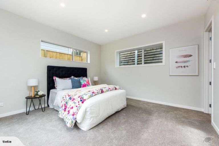 Photo of property in 10 Barrique Road, Kumeu, 0810