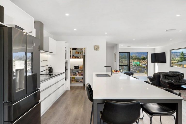 Photo of property in 6 Arion Court, Mount Pisa, Cromwell, 9383