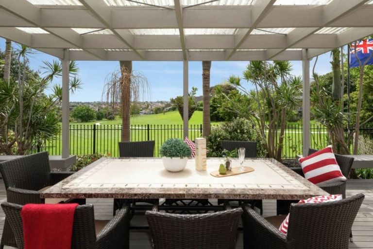 Photo of property in 1/28 Wiltshire Place, Somerville, Auckland, 2014