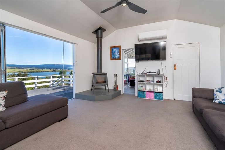 Photo of property in 21 Castle Street, Waihola, Milton, 9073