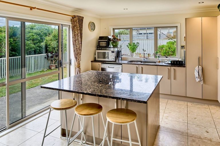 Photo of property in 31 Sumner Terrace, Aotea, Porirua, 5024