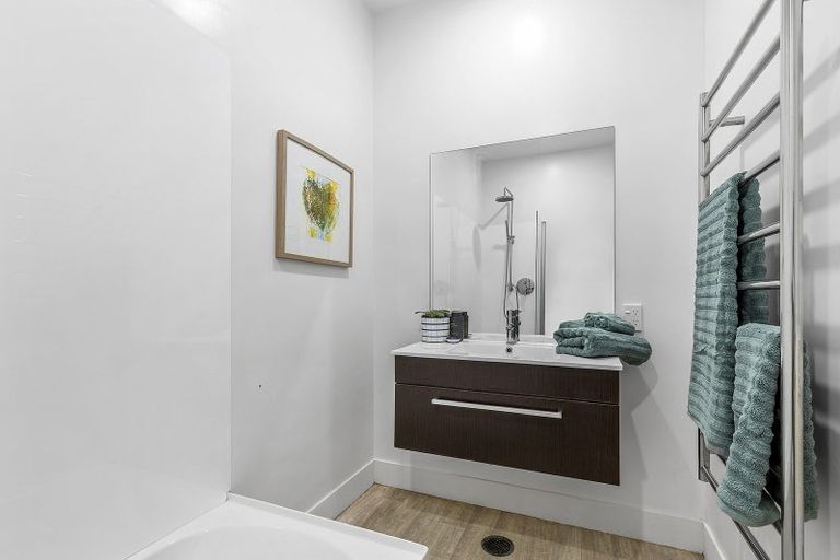 Photo of property in 17/3 Severn Street, Island Bay, Wellington, 6023