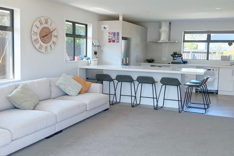 Photo of property in 1/7 Arosa Place, Parklands, Christchurch, 8083