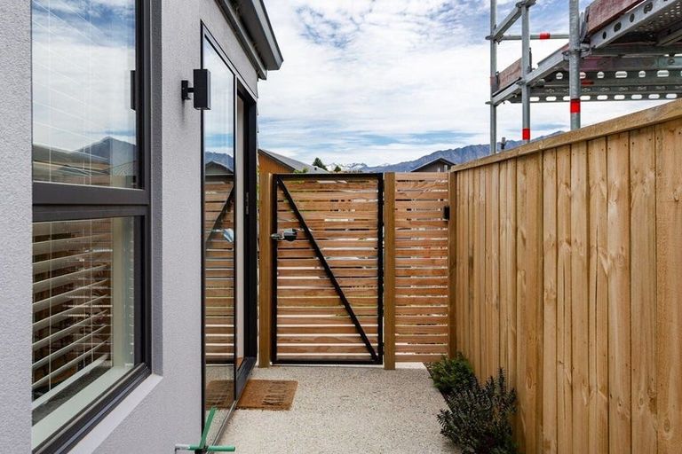 Photo of property in 9 Collie Road, Jacks Point, 9371