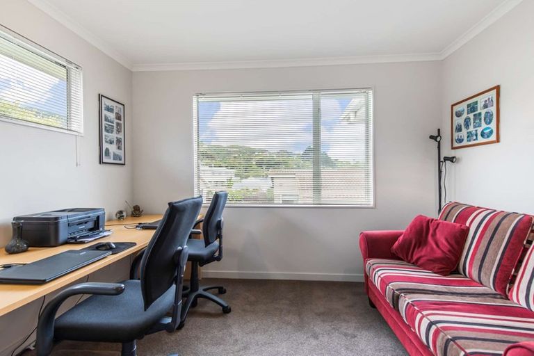 Photo of property in 53a Oxford Street, Tawa, Wellington, 5028