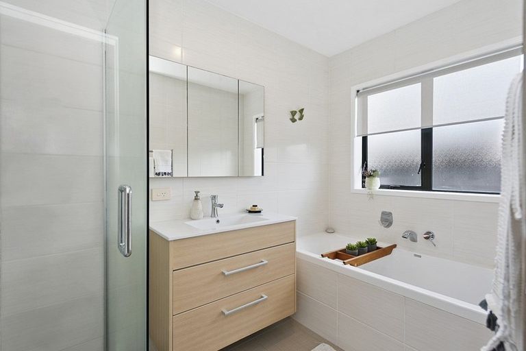 Photo of property in 20 Farringdon Avenue, Rototuna North, Hamilton, 3210