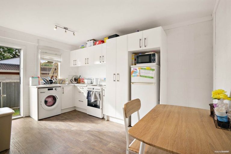 Photo of property in 1/34 Mcleod Road, Henderson, Auckland, 0612