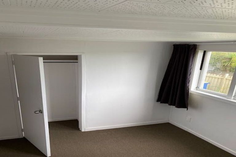 Photo of property in 24 Tiri Tiri Road, Birkdale, Auckland, 0626