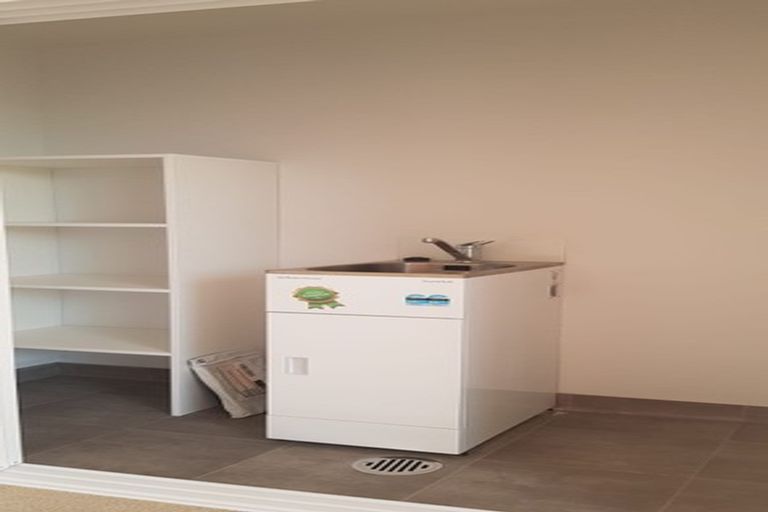 Photo of property in 87 Battalion Drive, Papakura, 2110