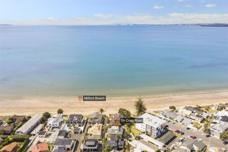 Photo of property in 5a Craig Road, Milford, Auckland, 0620