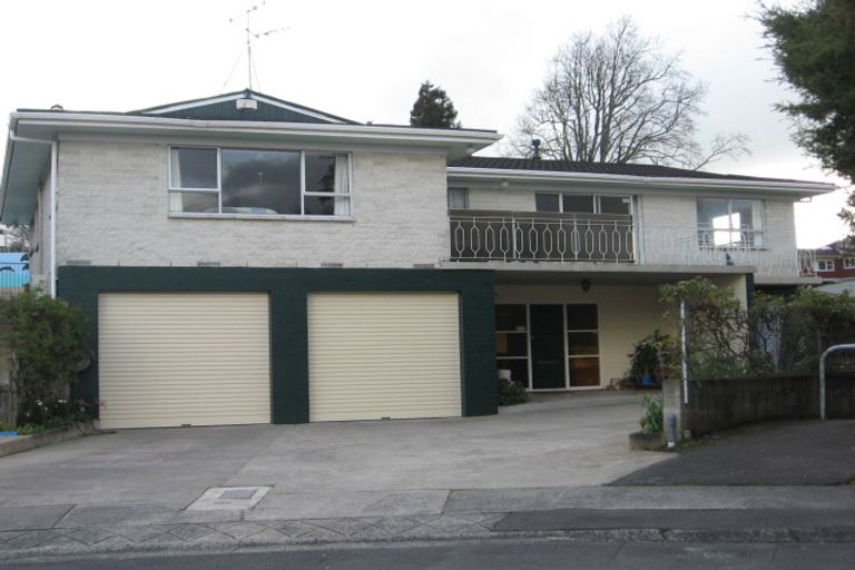 Photo of property in 8 Dorothy Place, Hillcrest, Hamilton, 3216