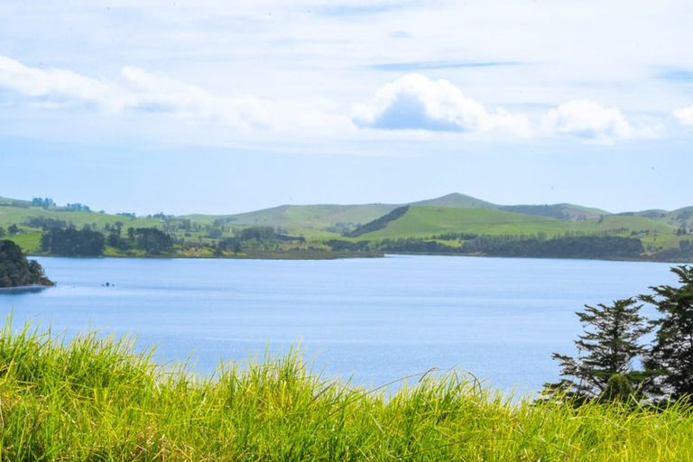 Photo of property in 6 Emay Crescent, Pahi, Paparoa, 0571