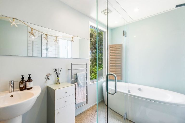 Photo of property in 80 Moana Road, Plimmerton, Porirua, 5026