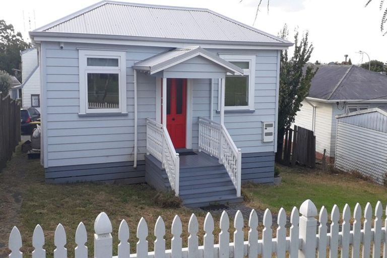 Photo of property in 26 Archibald Road, Kelston, Auckland, 0602