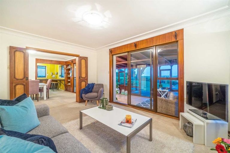 Photo of property in 57 Sylvan Avenue, Northcote, Auckland, 0627
