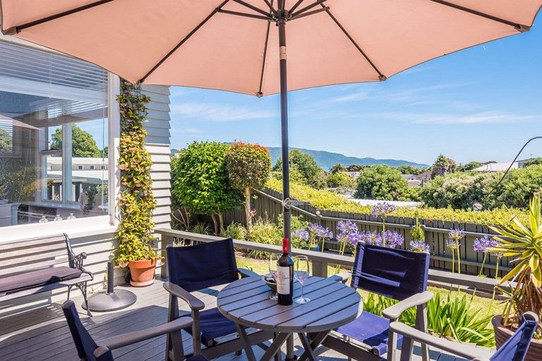 Photo of property in 16 Webber Street, Paraparaumu Beach, Paraparaumu, 5032