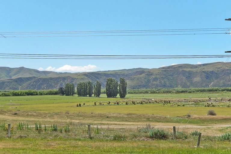 Photo of property in 2 Rees Street, Duntroon, Oamaru, 9494