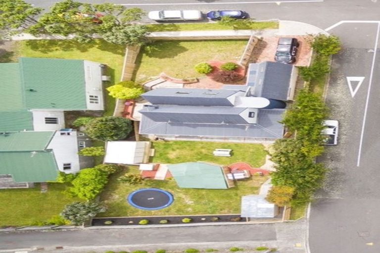 Photo of property in 74 Cypress Drive, Maungaraki, Lower Hutt, 5010