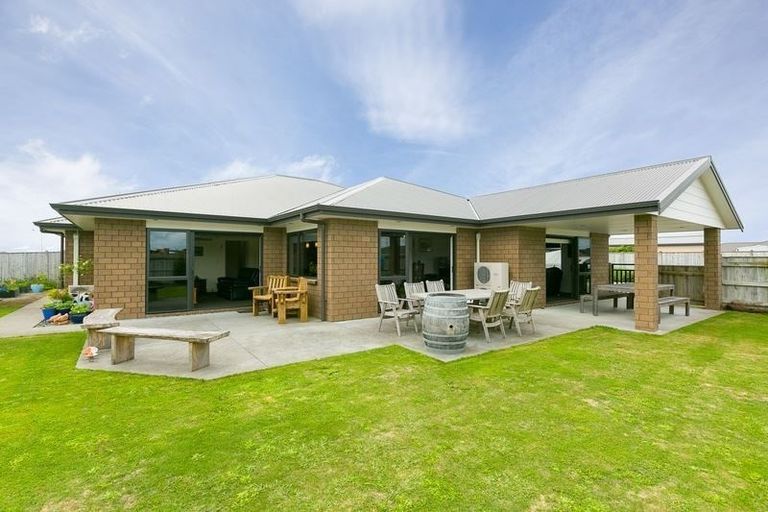 Photo of property in 1 Rawiri Drive, Bell Block, New Plymouth, 4312