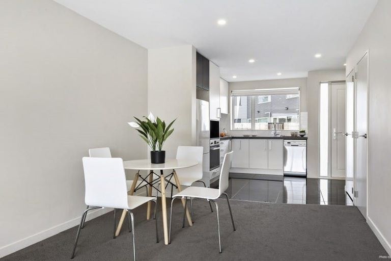 Photo of property in 6/2 Stone Street, Miramar, Wellington, 6022