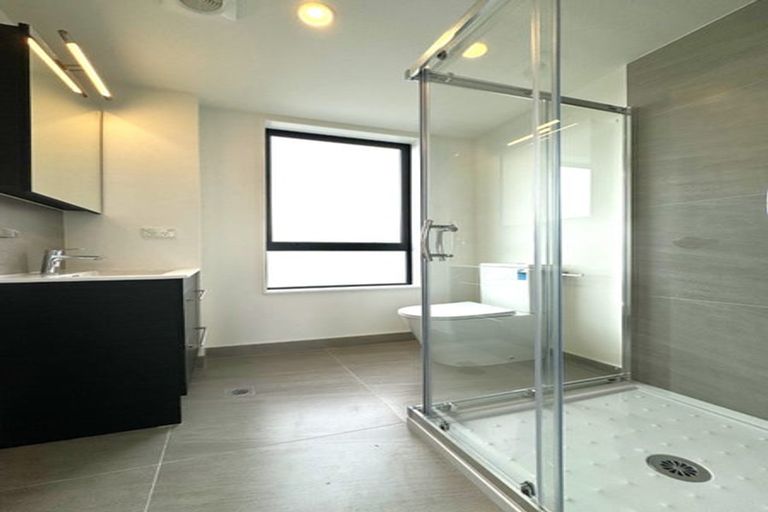 Photo of property in 39 Travis View Drive, Fairview Heights, Auckland, 0632
