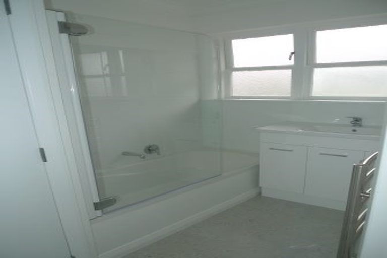 Photo of property in 11 Hollies Crescent, Johnsonville, Wellington, 6037