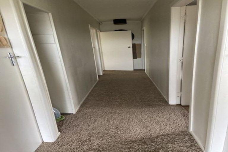 Photo of property in 122 Mahia Road, Wattle Downs, Auckland, 2103