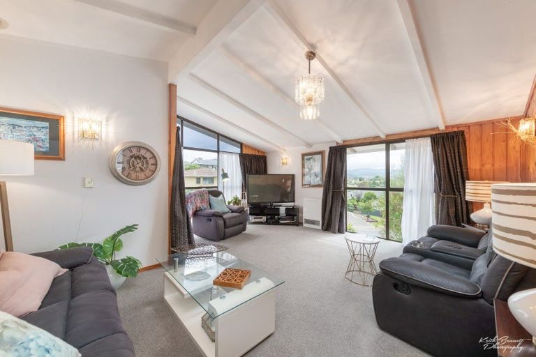 Photo of property in 8 Tapestry Grove, Silverstream, Upper Hutt, 5019