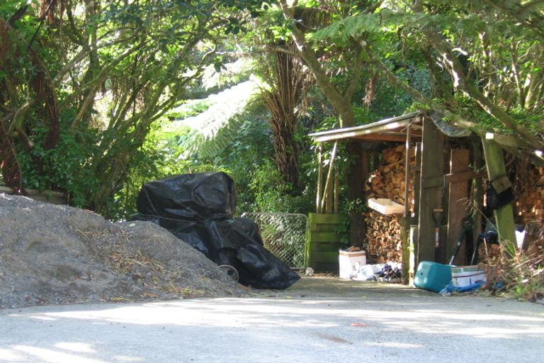 Photo of property in 135 Kamahi Street, Stokes Valley, Lower Hutt, 5019