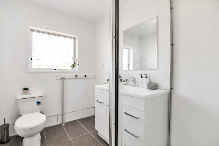 Photo of property in 2/26 Arawa Street, New Lynn, Auckland, 0600