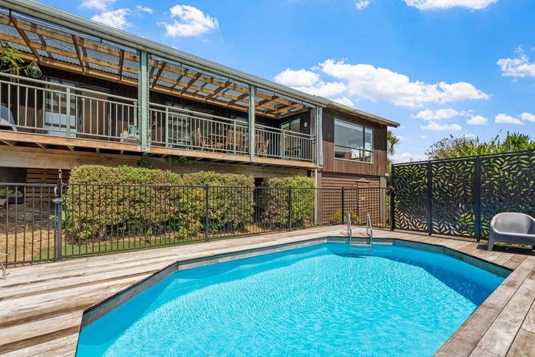 Photo of property in 7 Hawaiian Parade, Arkles Bay, Whangaparaoa, 0932