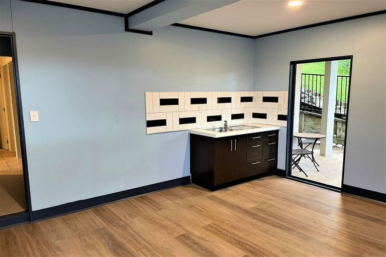 Photo of property in 75 Churchill Drive, Taradale, Napier, 4112