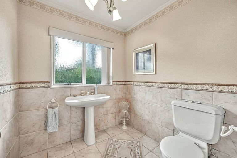 Photo of property in 32 Reflection Drive, West Harbour, Auckland, 0618