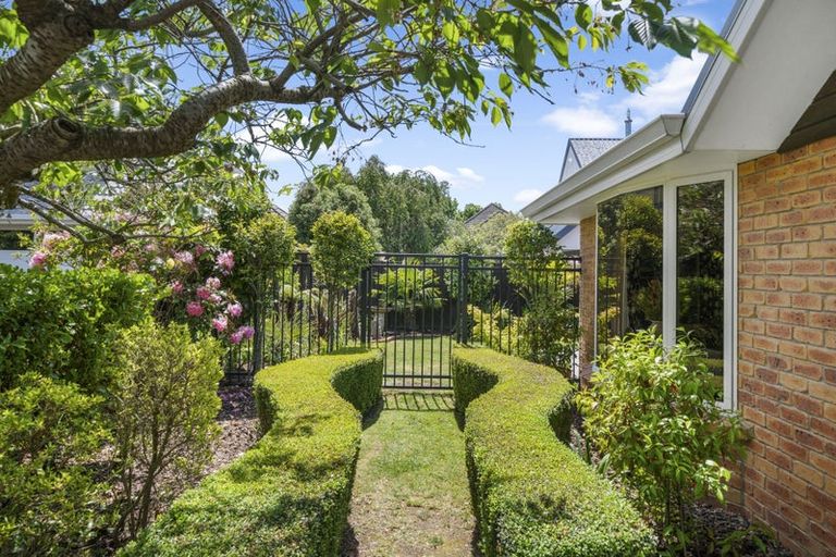 Photo of property in 15 Wardour Mews, Avonhead, Christchurch, 8042