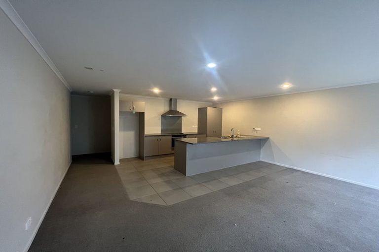 Photo of property in 18 Akeake Lane, Manurewa, Auckland, 2102