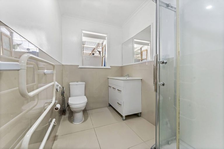 Photo of property in 43 President Avenue, Papakura, 2110