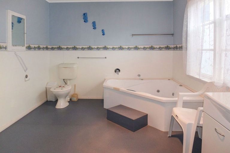 Photo of property in 18 Hulke Street, Foxton, 4814