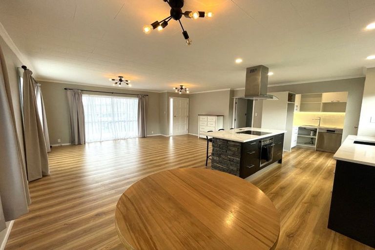 Photo of property in 27 Warkworth Grove, Bell Block, New Plymouth, 4312