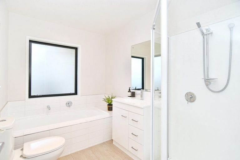 Photo of property in 28 Makawe Roa Street, Marshland, Christchurch, 8083